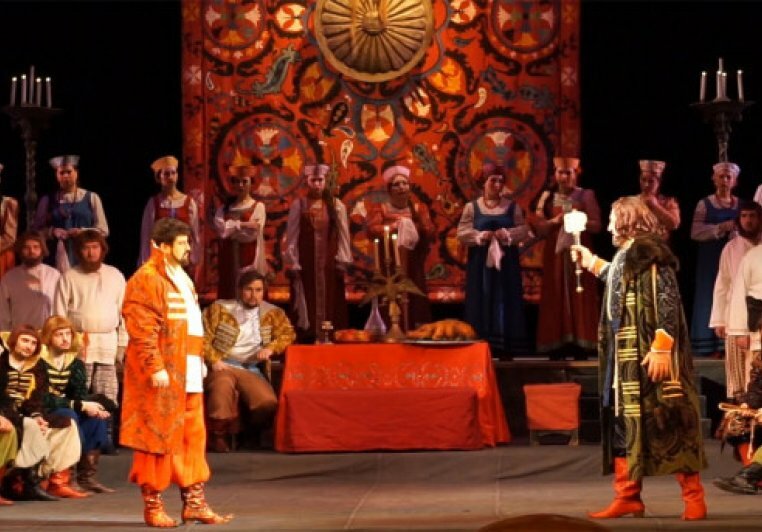 На сцене петербургского театра «Зазеркалье» ставят оперу о царе Иване Грозном