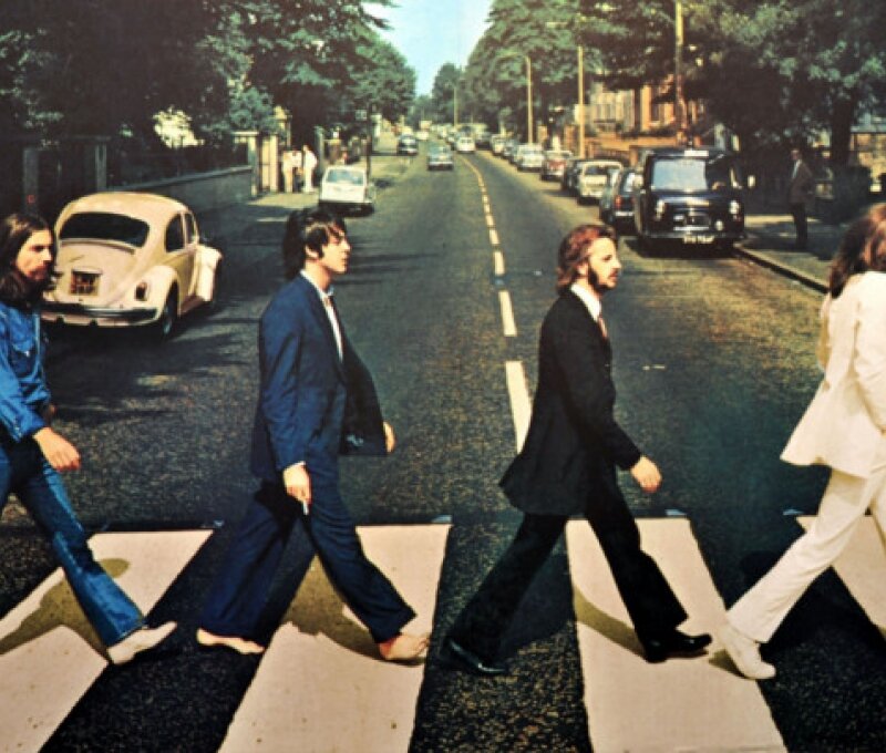 Рукописный текст «Hey Jude» The Beatles продали на аукционе